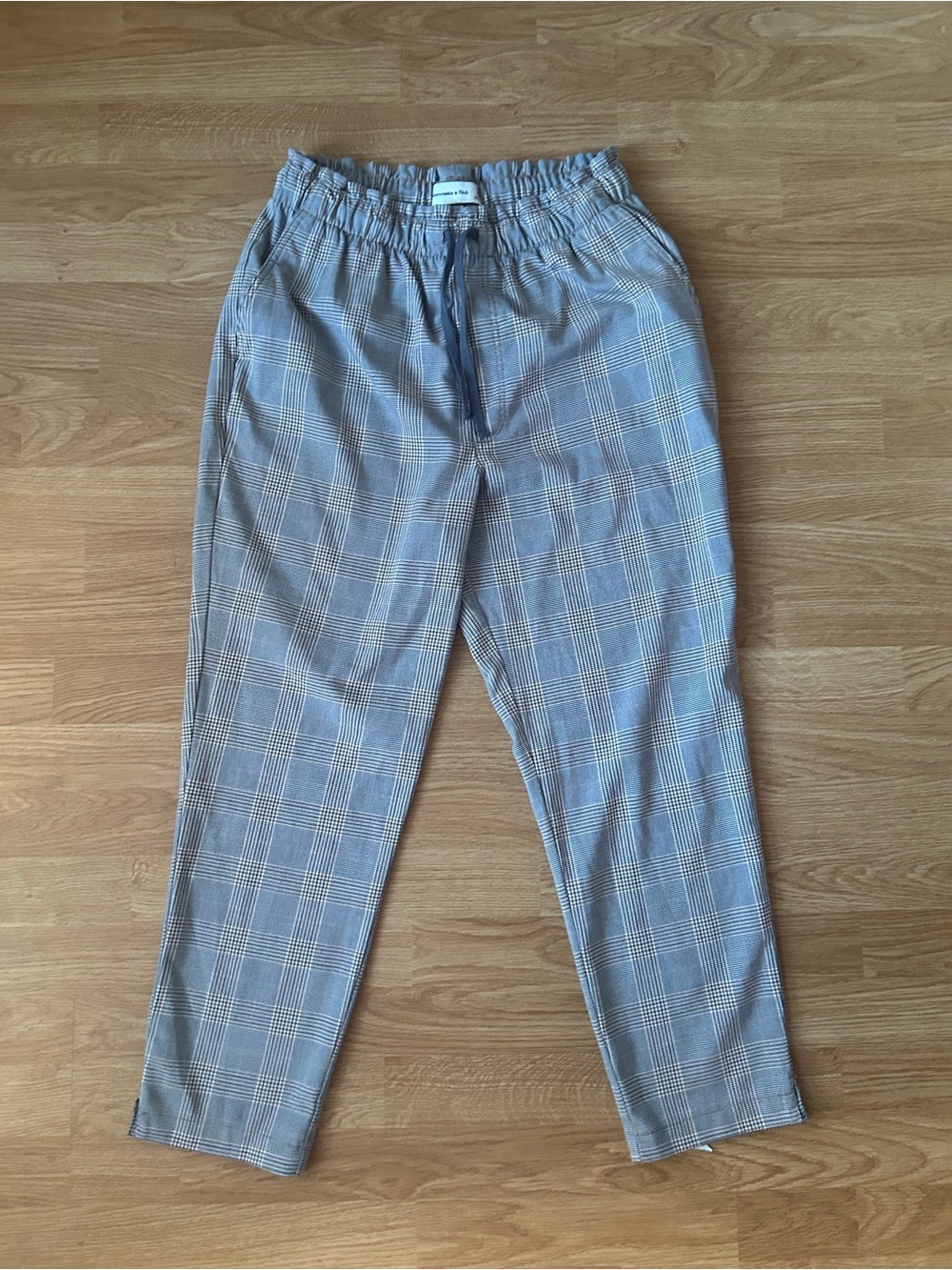 Abercrombie & Fitch Plaid Drawstring Trousers in Gray